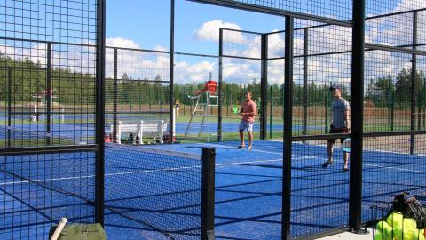 Ukonniemeen avattiin kolme uutta tenniskenttää ja yksi padelkenttä kesällä 2020
