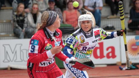 Pesäpallon naisten itä-länsi länsi ottelu käytiin Imatran Ukonniemessä vuonna 2017